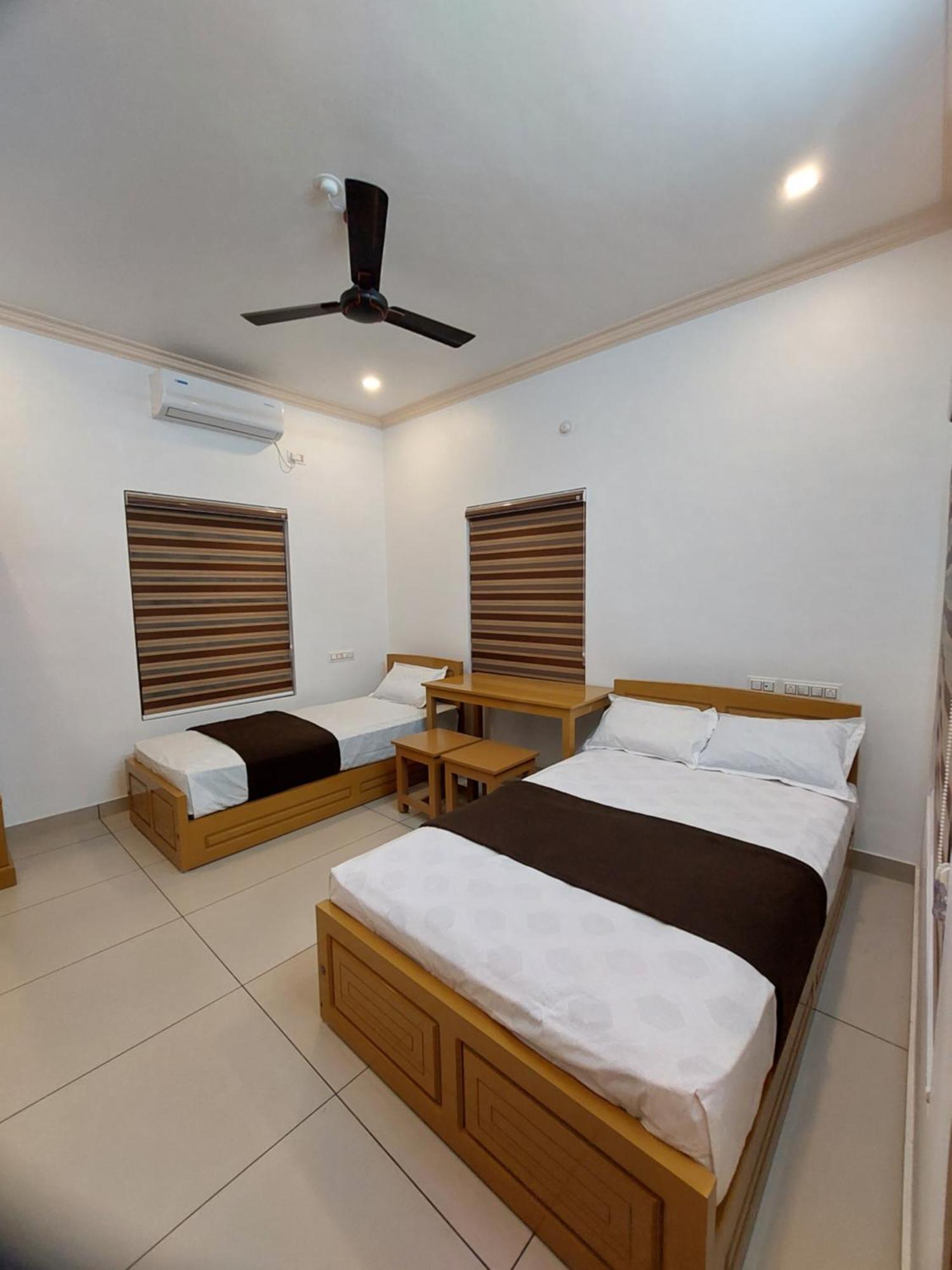 Water Gate Tourist Home And Resorts Mundrothuruth Exterior photo